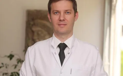 Op. Dr. Türker Üstün Estetik Plastik Cerrahi Kliniği | Jinekomasti İzmir